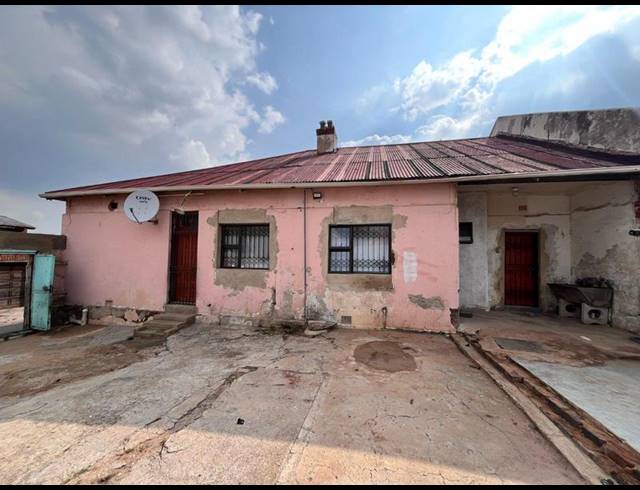 9 BEDROOM HOUSE FOR SALE IN MALVERN